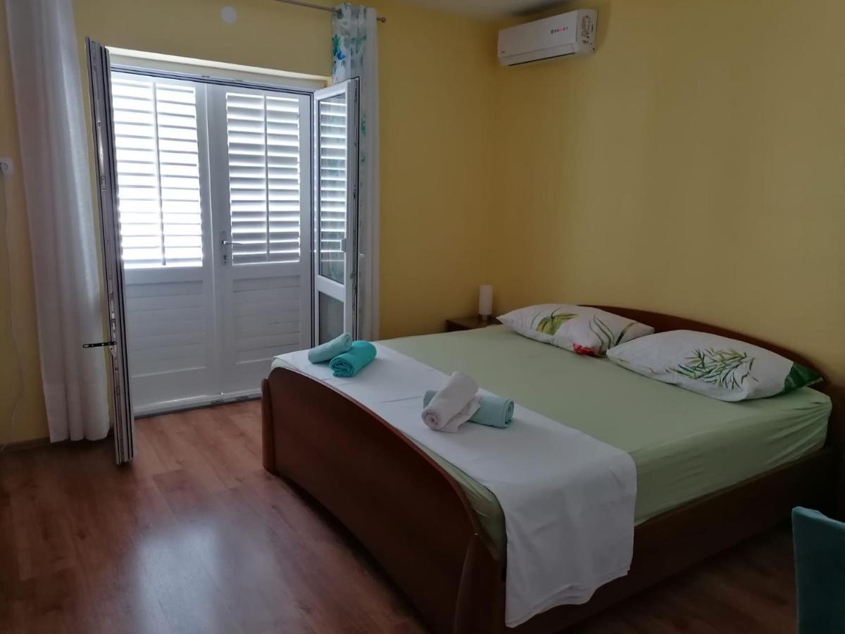 Guest House Lucija Makarska Eksteriør billede