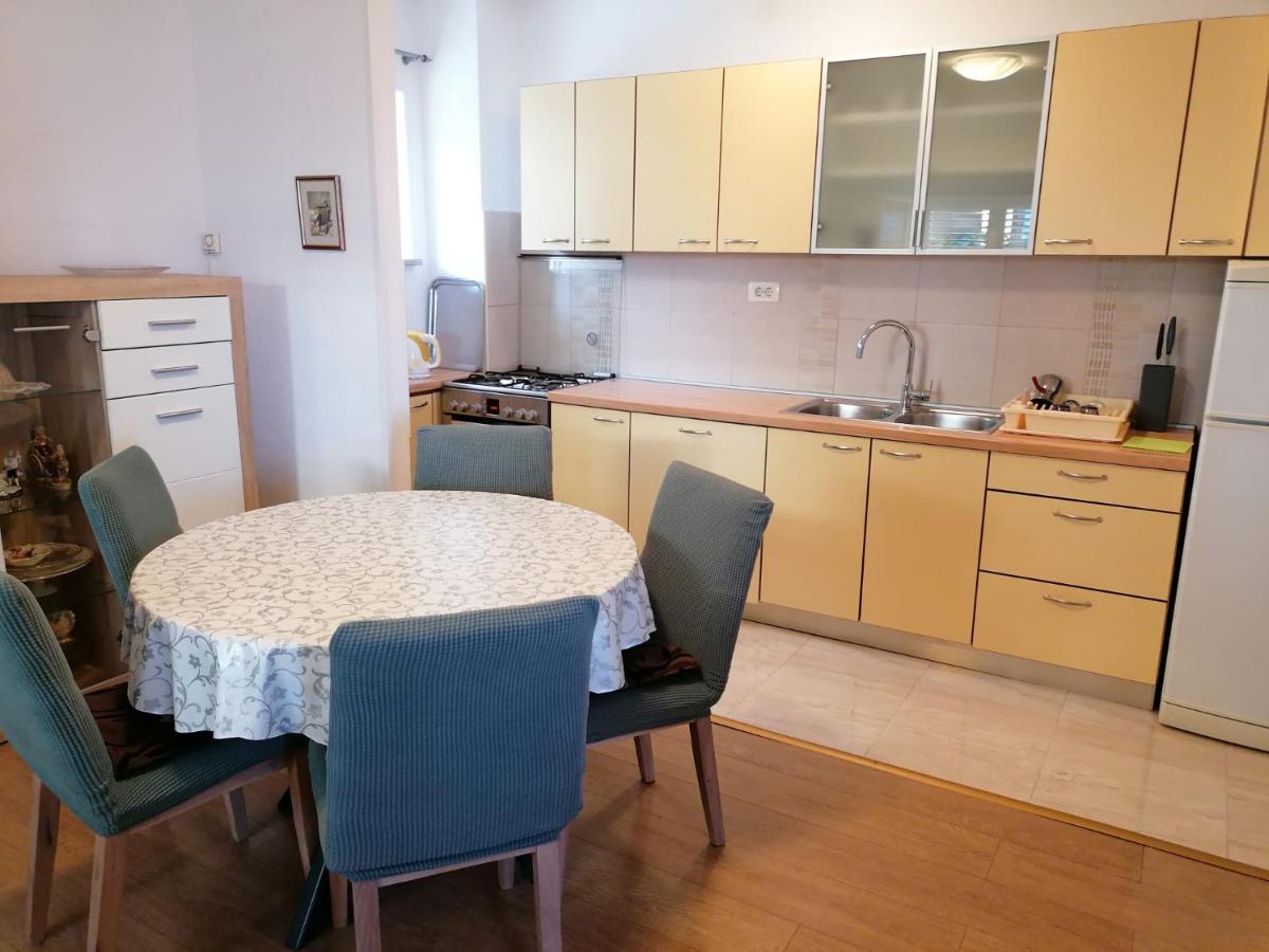 Guest House Lucija Makarska Eksteriør billede